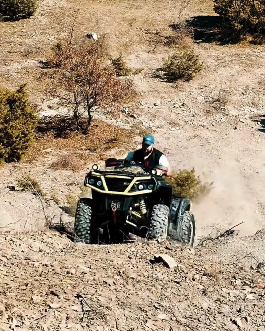 CF MOTO 625 in an off-road setting